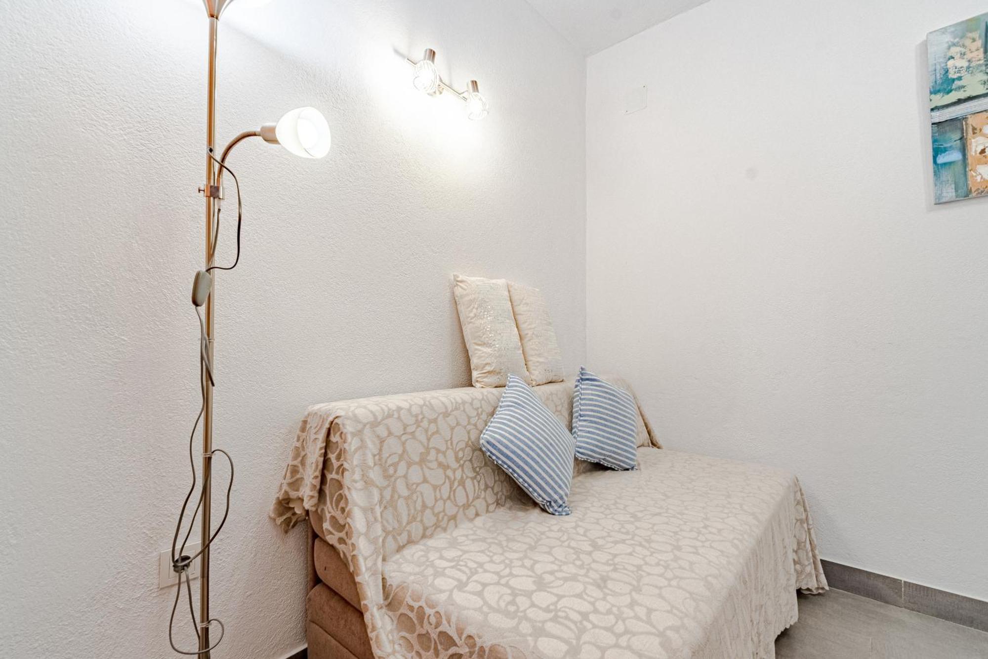 Apartments And Rooms With Parking Space مالي ستون الغرفة الصورة