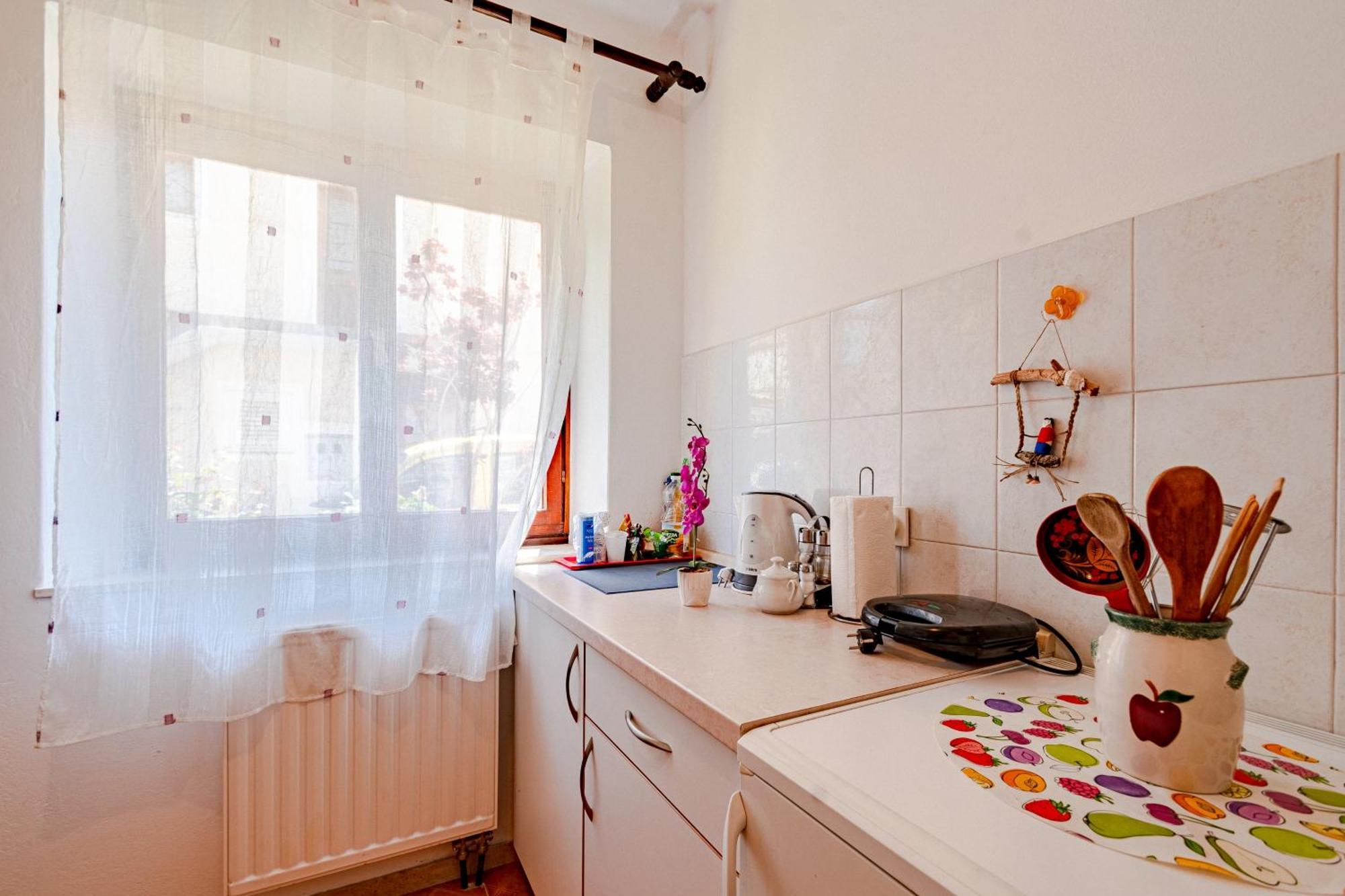 Apartments And Rooms With Parking Space مالي ستون الغرفة الصورة